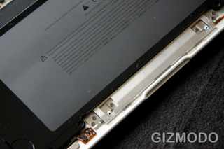 Illustration for article titled MacBook Air Tear Down: Sexy On the Inside Too